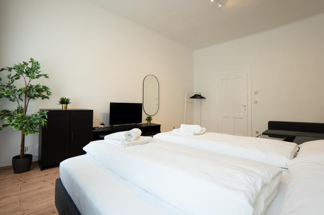 Lovely 1-Bedroom Apartment Next To Praterstern Viena Exterior foto